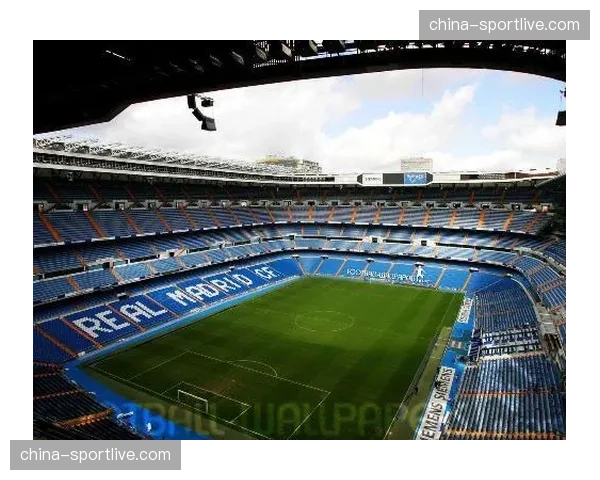 “伯纳乌球场全覆頂工程竣工,皇马宣布将于四月举办揭幕仪式” “伯纳乌球场全覆頂工程竣工,皇马宣布将于四月举办揭幕仪式”