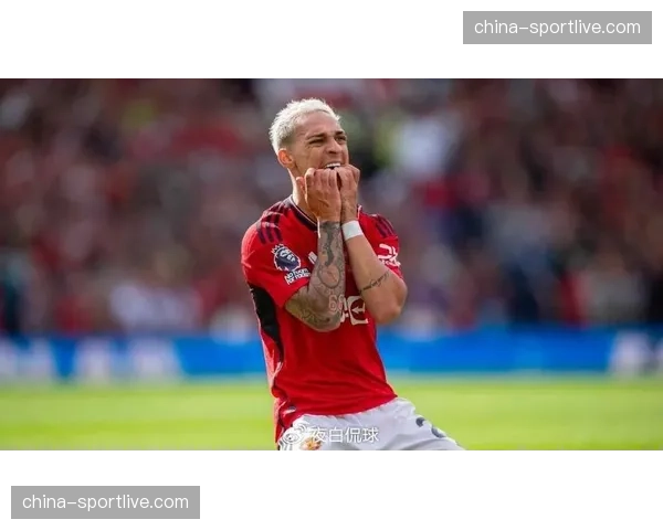 专访曼联边锋安东尼:谈在滕哈格体系下内切与下底的选择